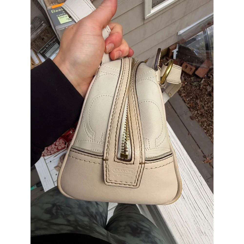 Coach legacy turnlock
